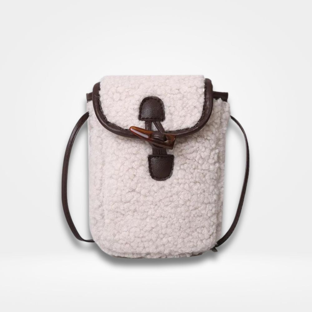 Sac pochette bandoulière en tissu sherpa blanc avec fermeture boucle en cuir marron — sac hiver tendance femme
